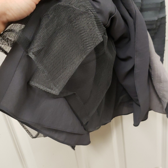 BCBG MAXAZRIA Grey Dress Like New Size 6 - Picture 6 of 9